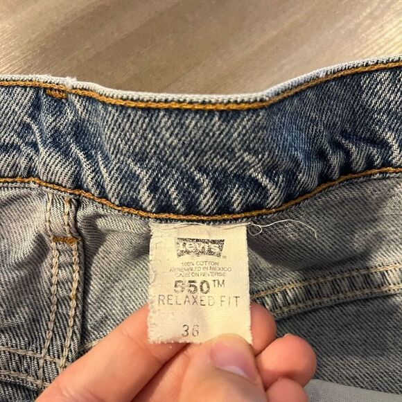 Vintage Levi 550 Light Wash Denim Shorts Men 36 - Picture 3 of 6